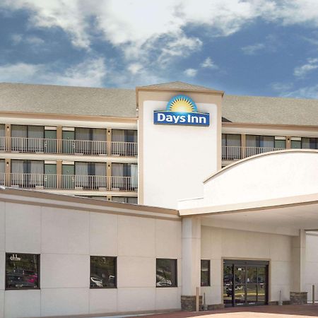 Days Inn By Wyndham Columbus-North Fort Moore Buitenkant foto