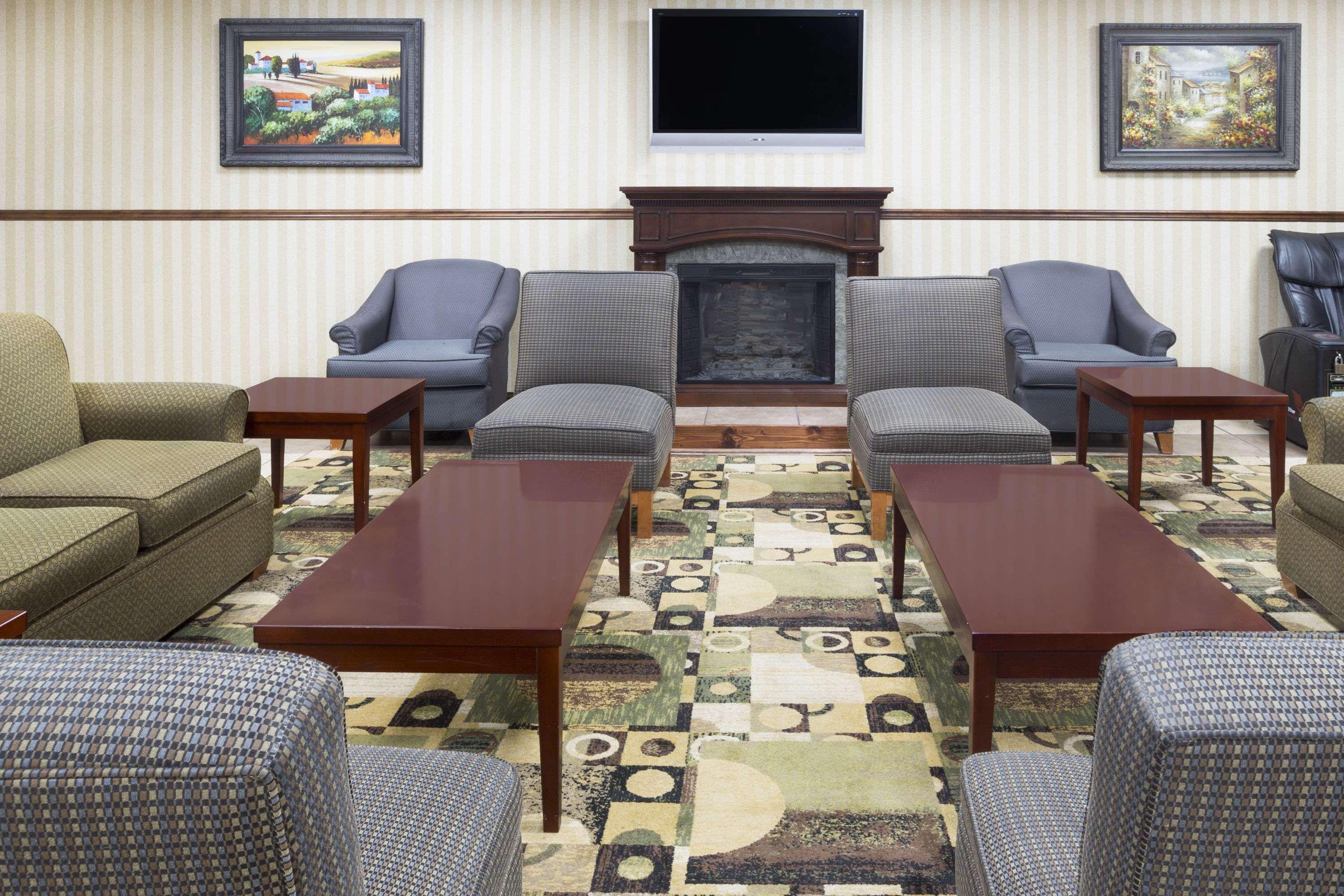 Days Inn By Wyndham Columbus-North Fort Moore Buitenkant foto